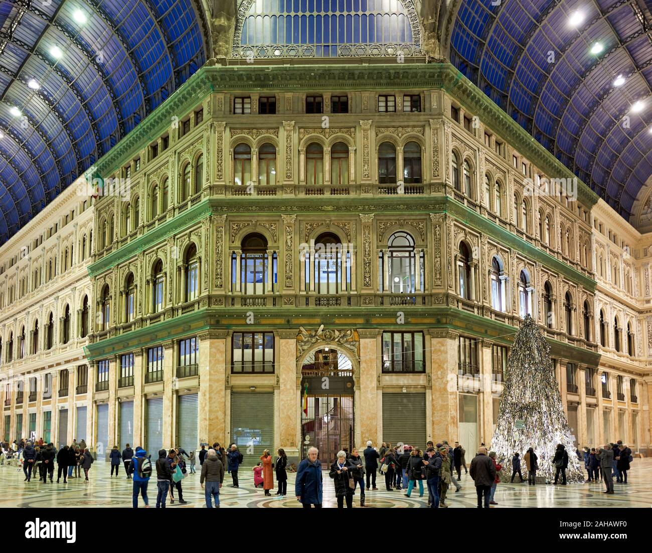 1/1/2019 : Naples, Campanie, Italie. Galleria Umberto I est une galerie commerçante à Naples, Italie. Il est situé directement en face de la S Banque D'Images