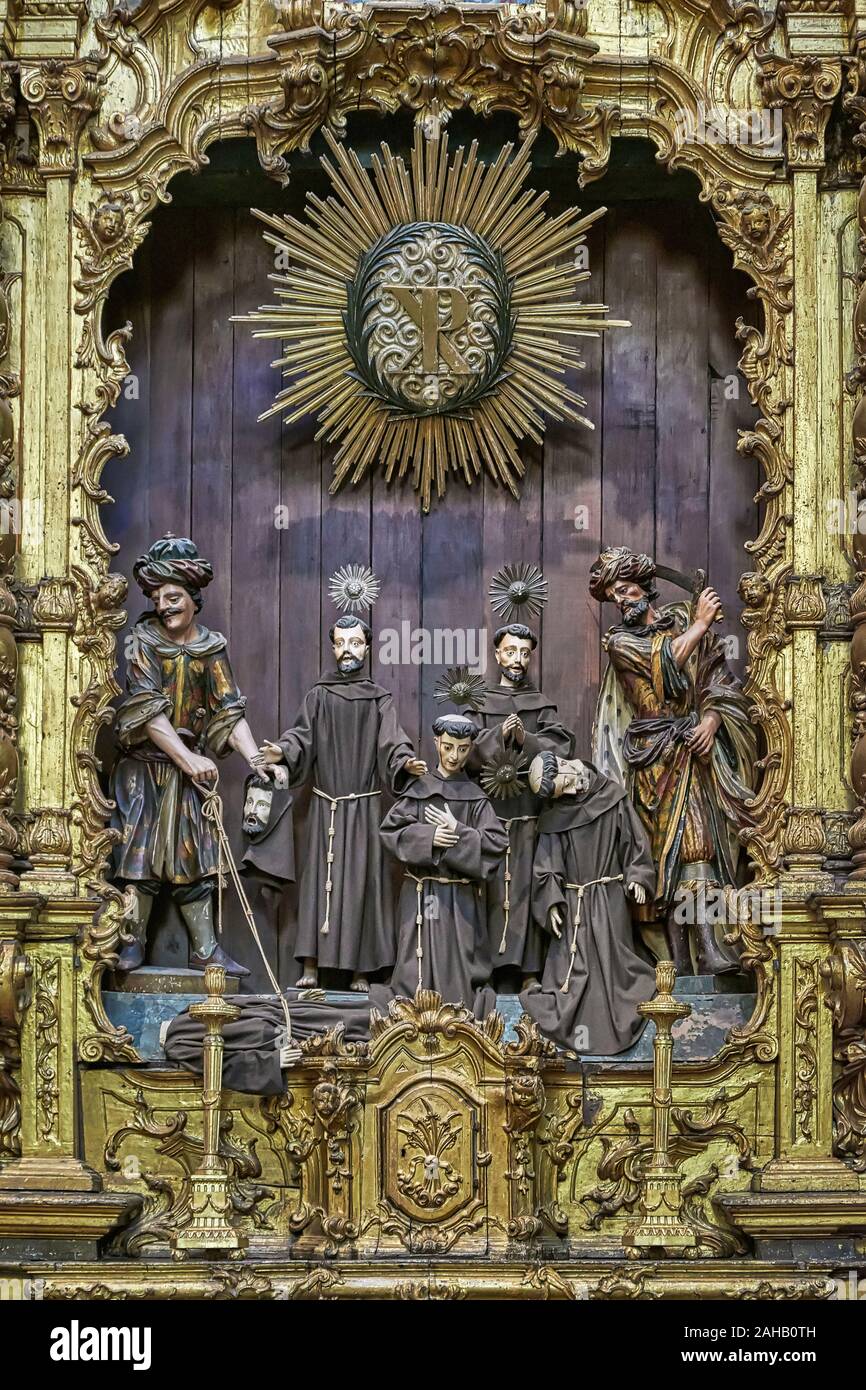 Intérieur de l'église de San Francisco du 18ème siècle et de style baroque dans la ville de Porto, Portugal, Europe Banque D'Images