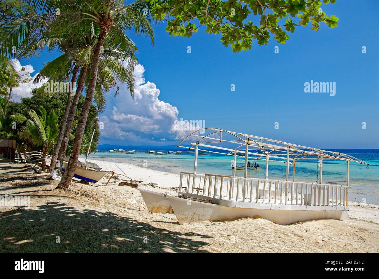 Rack blanc voile sur Dumaluan beach dans Philippines Banque D'Images