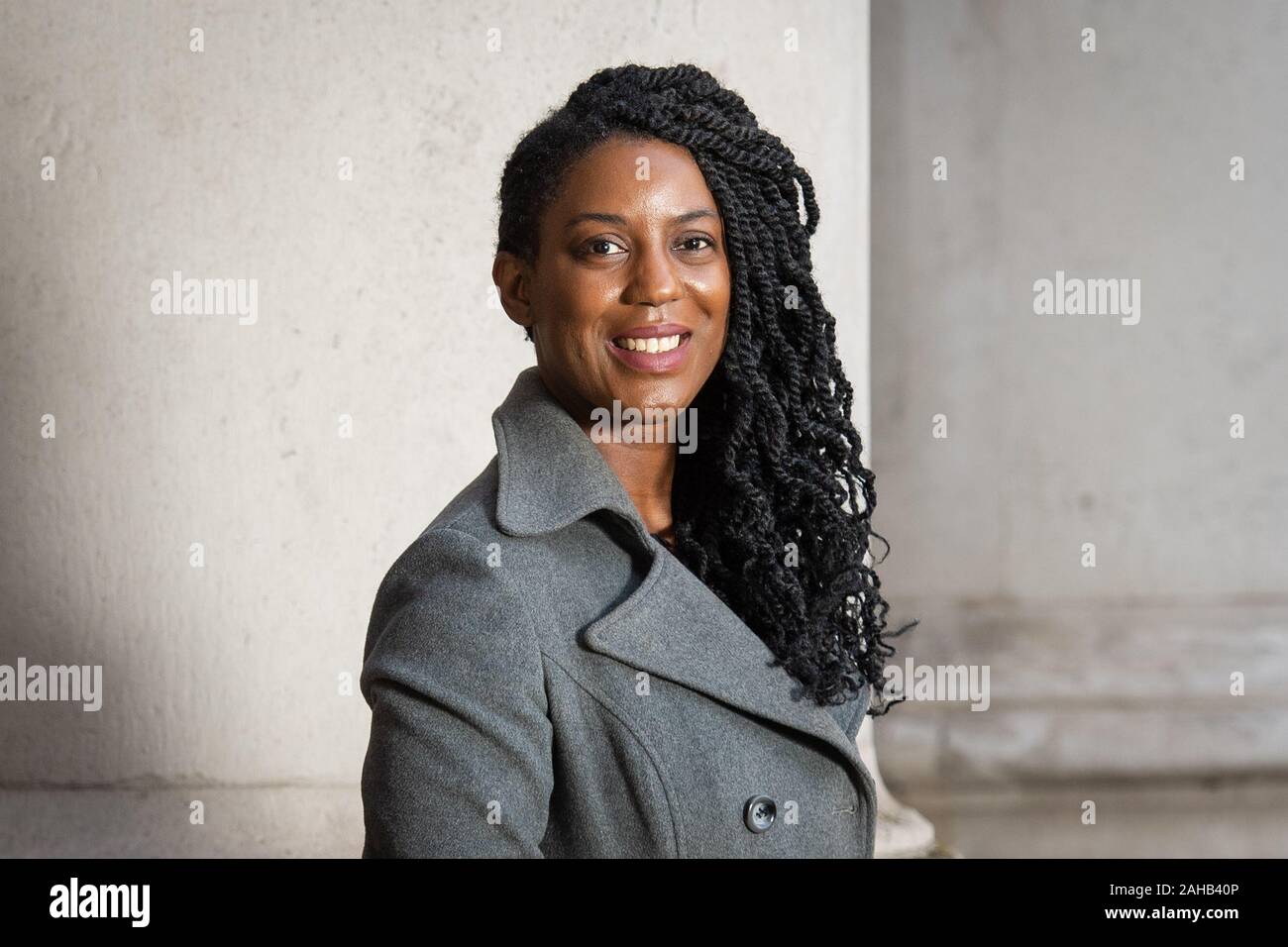 Yewande Akinola, qui a reçu l'ordre de l'Empire britannique pour ses services à l'ingénierie de l'innovation et la diversité de la science, du génie, de la technologie et des mathématiques dans la liste des honneurs du Nouvel An, à l'Admiralty House, Londres. Banque D'Images