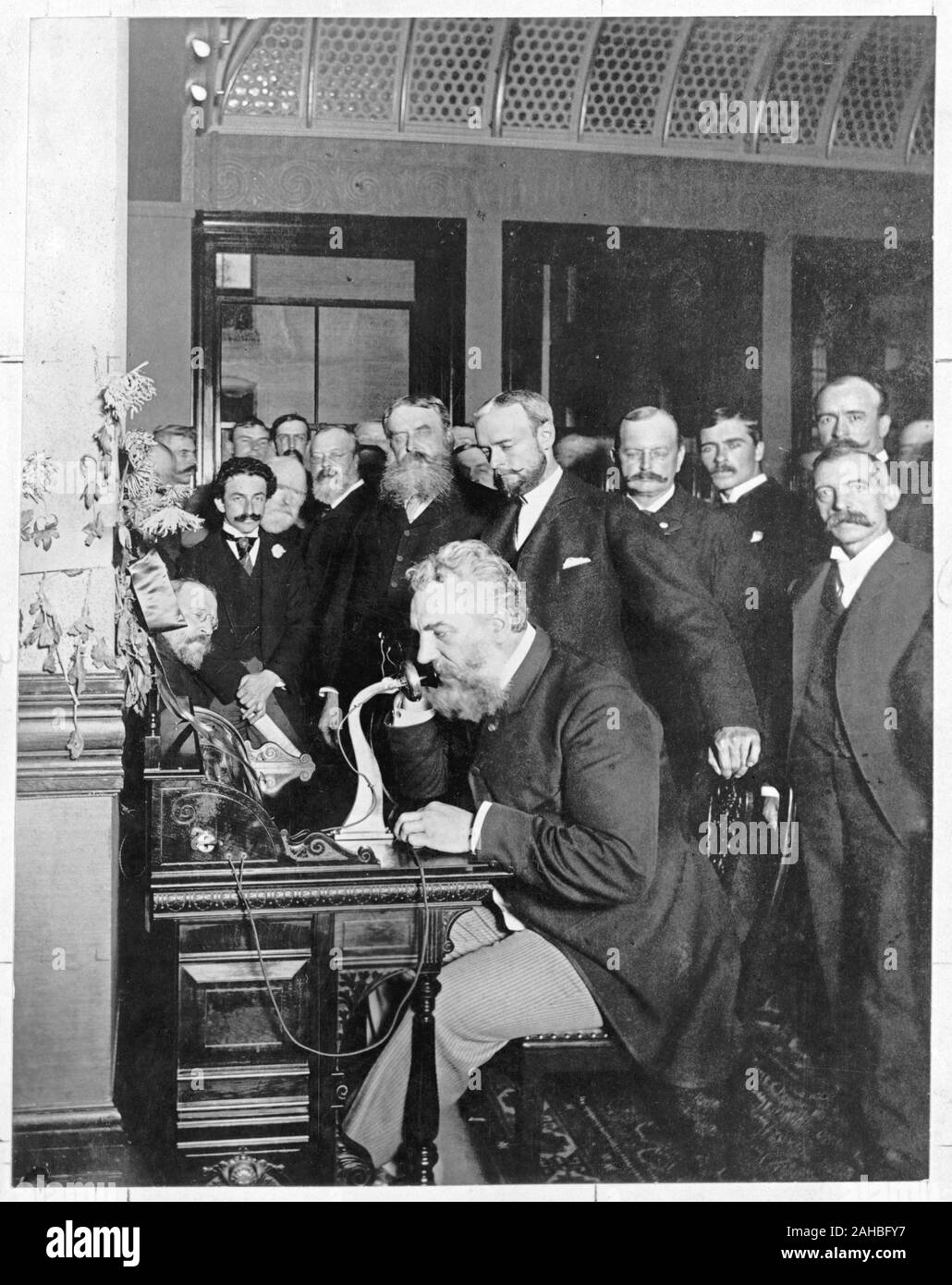 Alexander Graham Bell à l'ouverture de la ligne longue distance de New York à Chicago, 1892 Banque D'Images