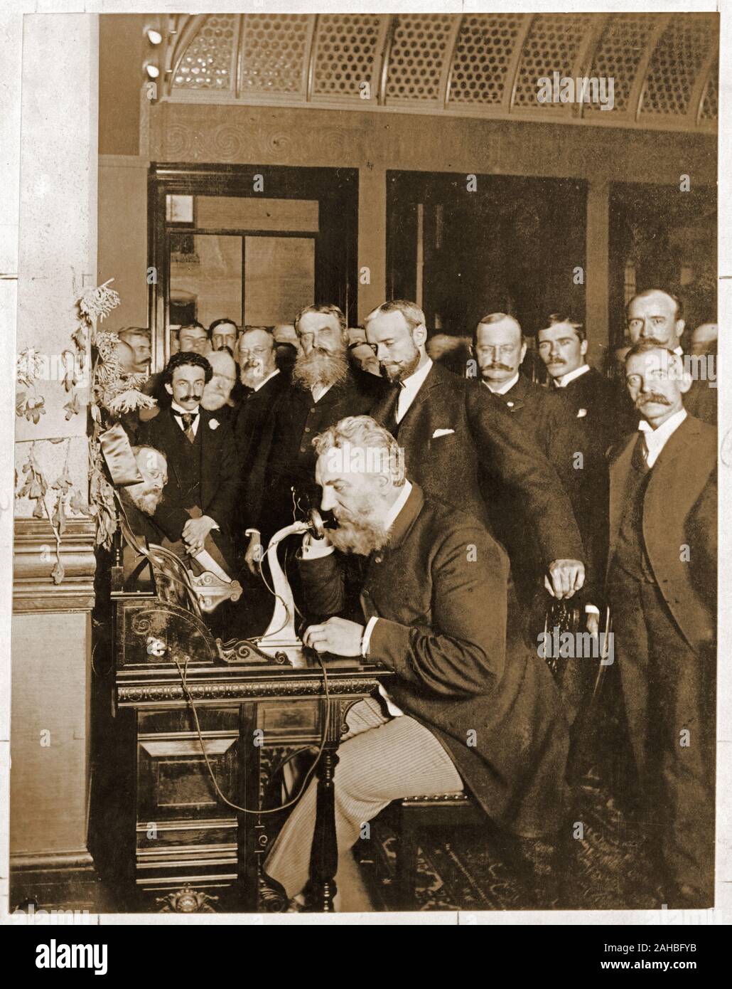 Alexander Graham Bell à l'ouverture de la ligne longue distance de New York à Chicago, 1892 Banque D'Images