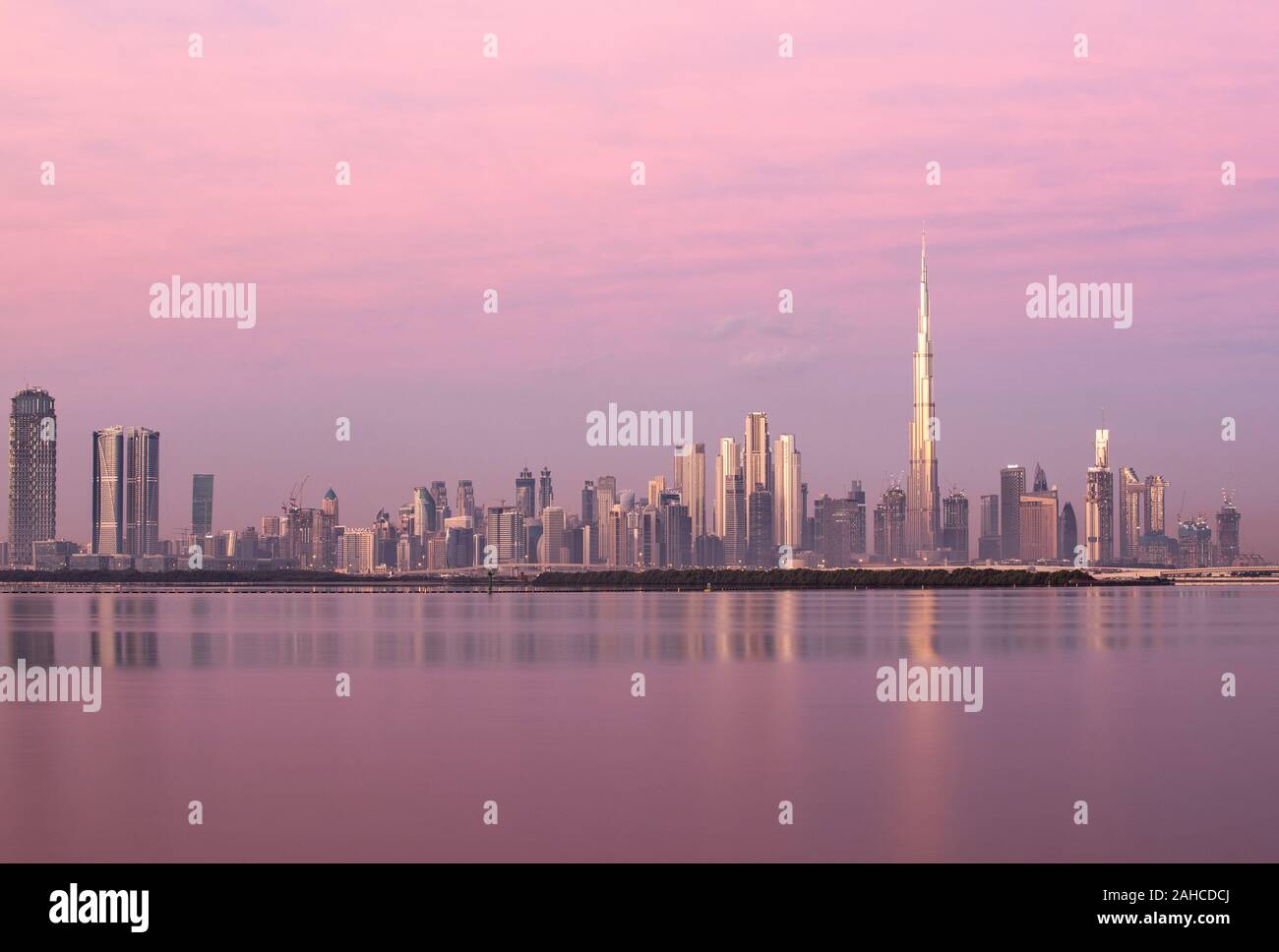 Dubaï, Émirats arabes unis, 27 Décembre 2019 : Dubai Skyline at sunrise de Dubai Creek Harbour Banque D'Images