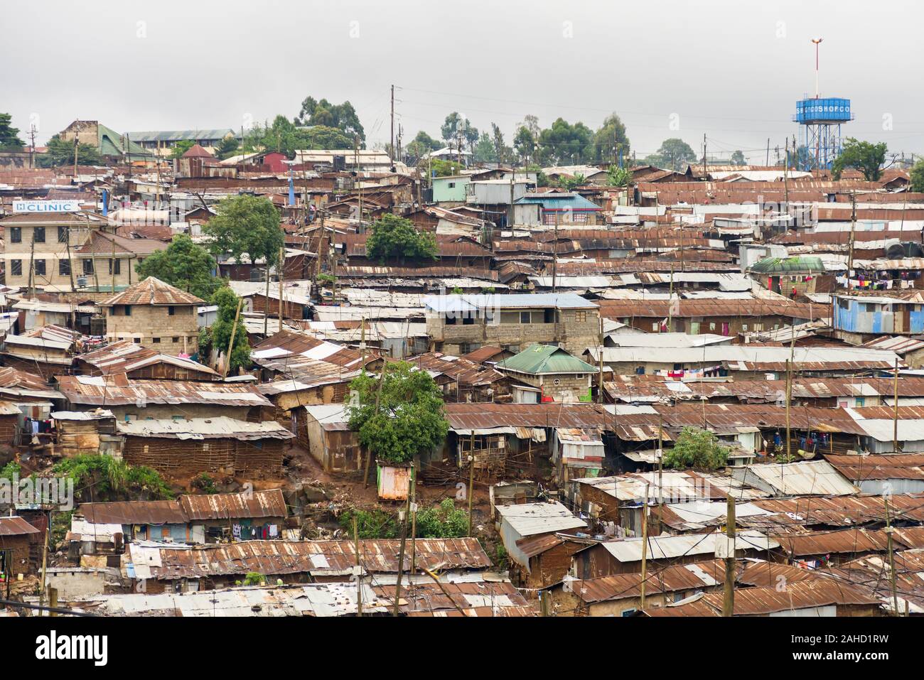 Avis d'une section de Kibera montrant cabane de fortune le logement, Nairobi, Kenya Banque D'Images