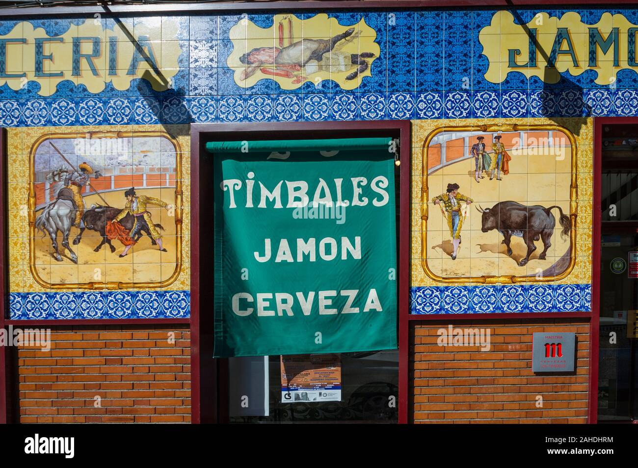 Des images hautes en couleur à l'extérieur d'une boucherie à Madrid,  Espagne Photo Stock - Alamy