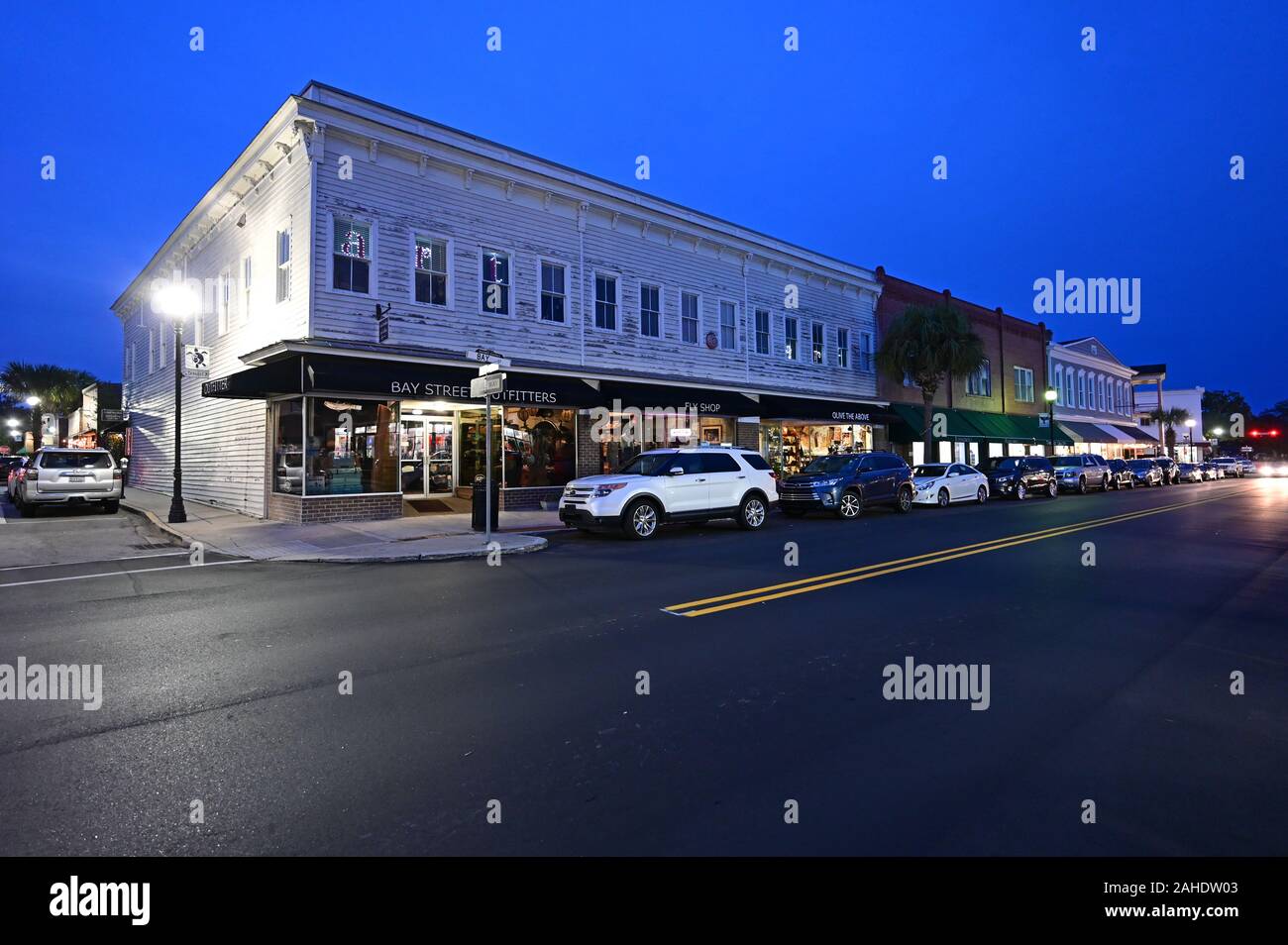 Beaufort, Caroline du Sud - le 18 octobre 2019 : le centre ville quartier historique de Beaufort, Caroline du Sud au crépuscule. Banque D'Images