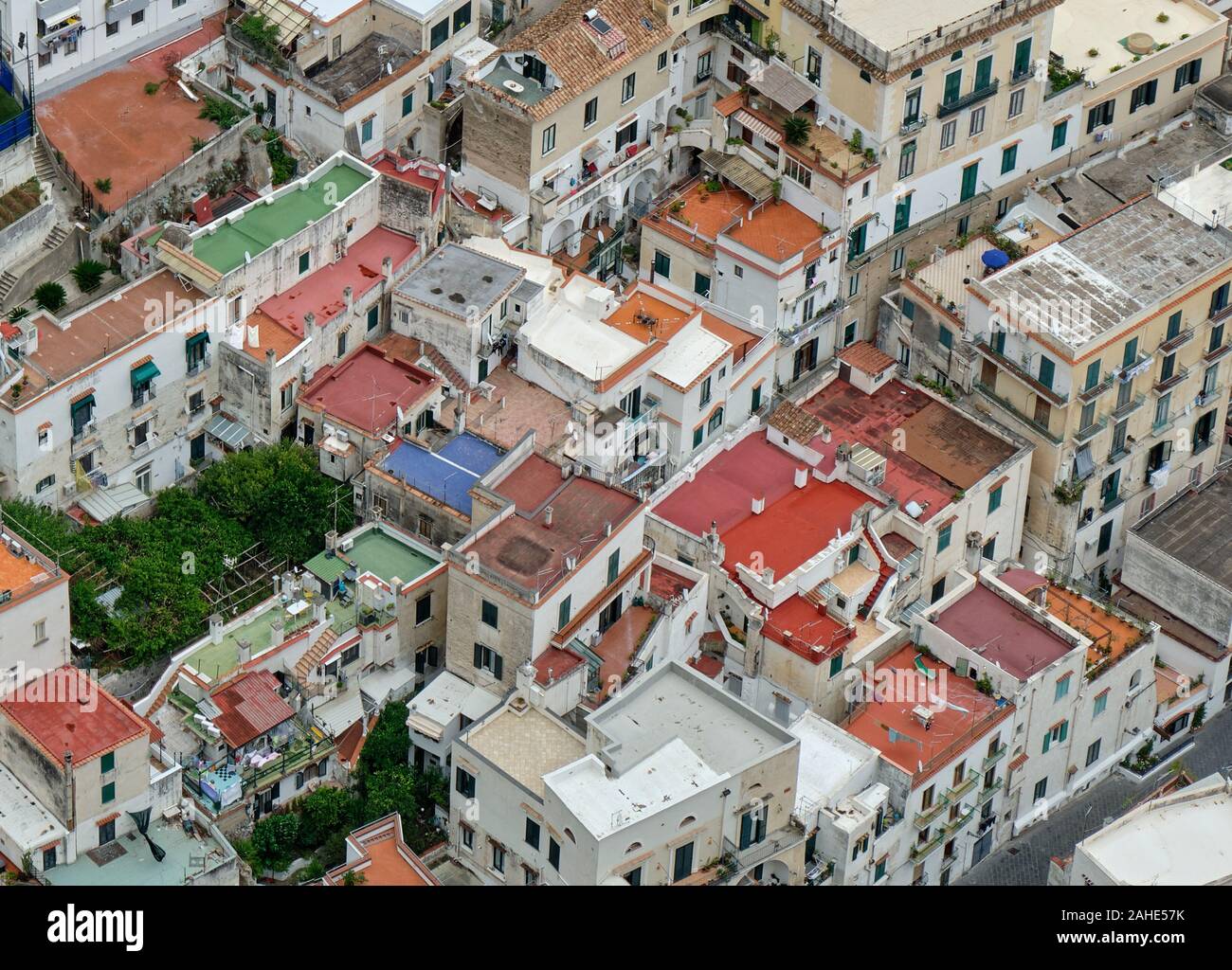 Toits à Atrani, Itally vu de Torre dello Ziro Banque D'Images