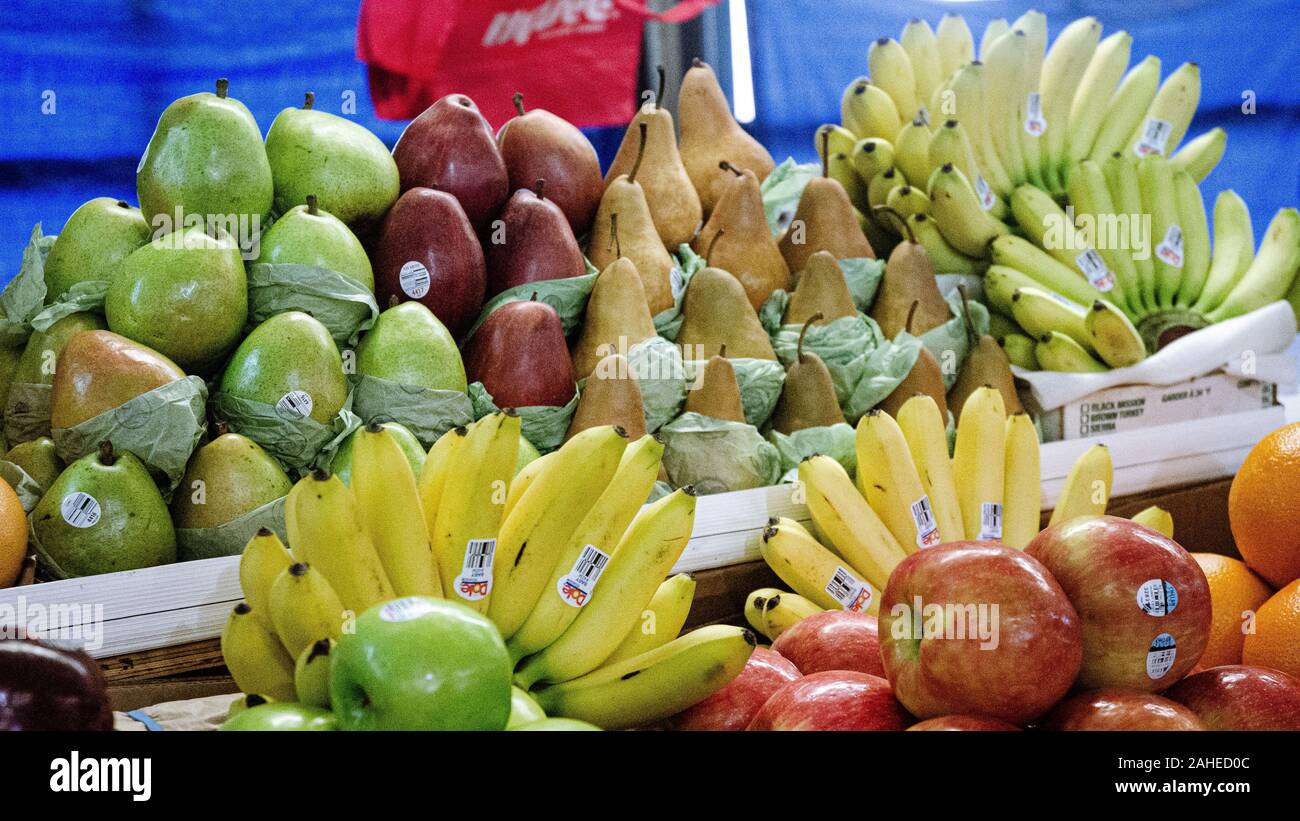 Pour la vente de fruits à l'historique côté ouest marché dans la ville de l'Ohio près de Cleveland, Ohio Banque D'Images