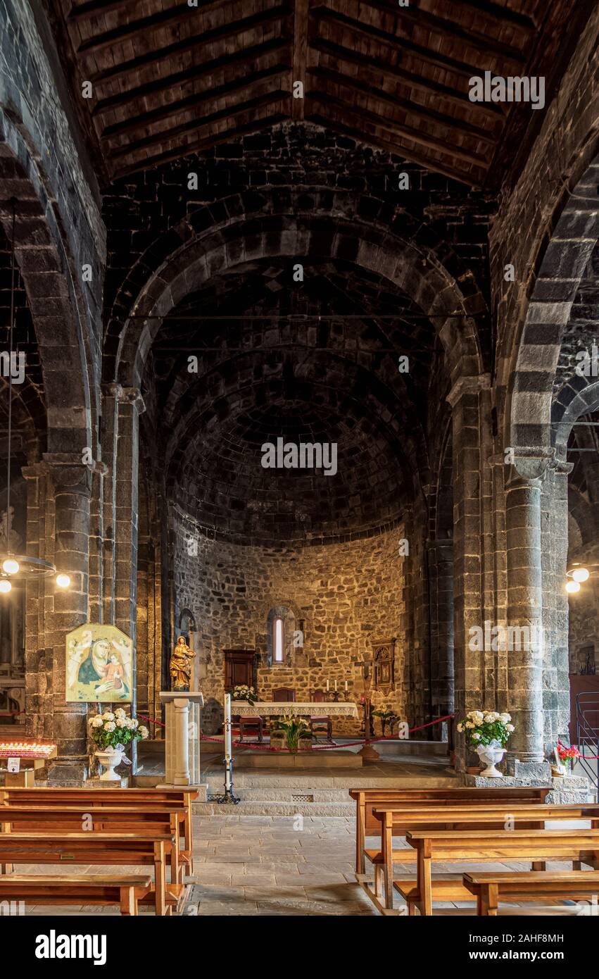 L'église de Santa Margherita di Antiochia, intérieur, Vernazza, Cinque Terre, UNESCO World Heritage Site, ligurie, italie Banque D'Images