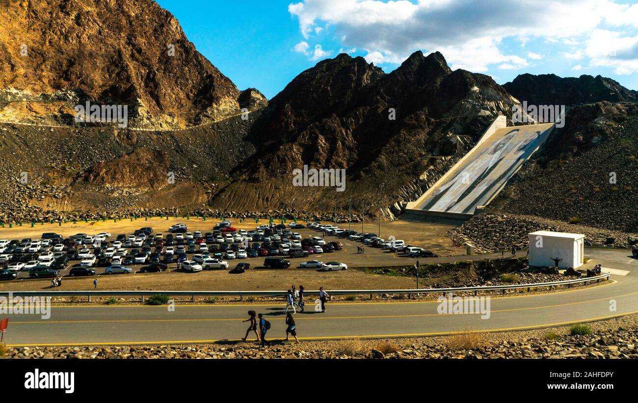 Dubai hatta Dam, Emirats arabes Unis - 20 décembre 2019:UNE place de parking dans Hatta Dam. Banque D'Images