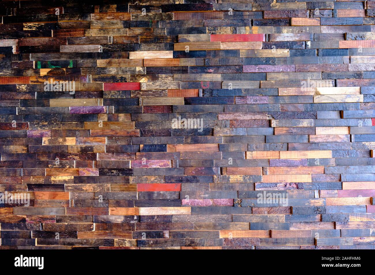 Les carreaux muraux faits de bois recyclé vintage Banque D'Images