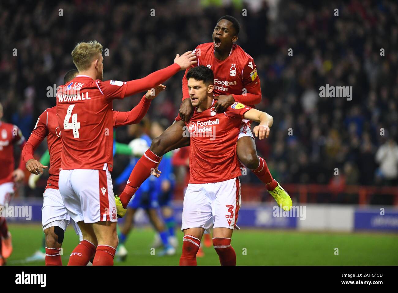 Nottingham, Royaume-Uni. Dec 29, 2019. Les Rouges célébrer après Tobias Figueiredo (3) La forêt de Nottingham a marqué un but pour le rendre 1-0 lors du match de championnat Sky Bet entre Nottingham Forest et Wigan Athletic au City Ground de Nottingham, le dimanche 29 décembre 2019. (Crédit : Jon Hobley | MI News) photographie peut uniquement être utilisé pour les journaux et/ou magazines fins éditoriales, licence requise pour l'usage commercial Crédit : MI News & Sport /Alamy Live News Banque D'Images