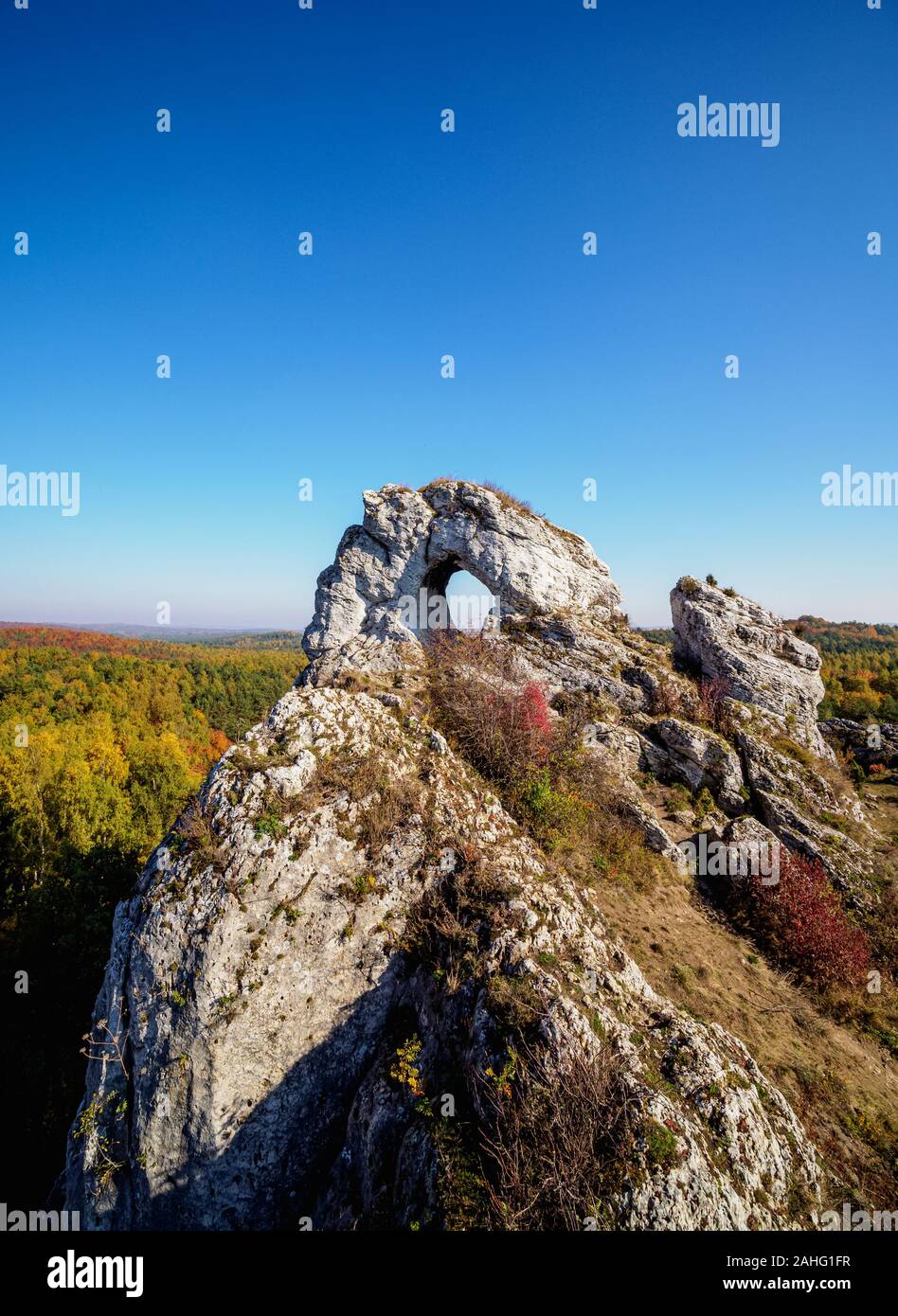 Okiennik Wielki, Window Rock, Piaseczno, Krakow-Czestochowa ou montagne jurassique polonais Highland, Voïvodie de Silésie, Pologne Banque D'Images