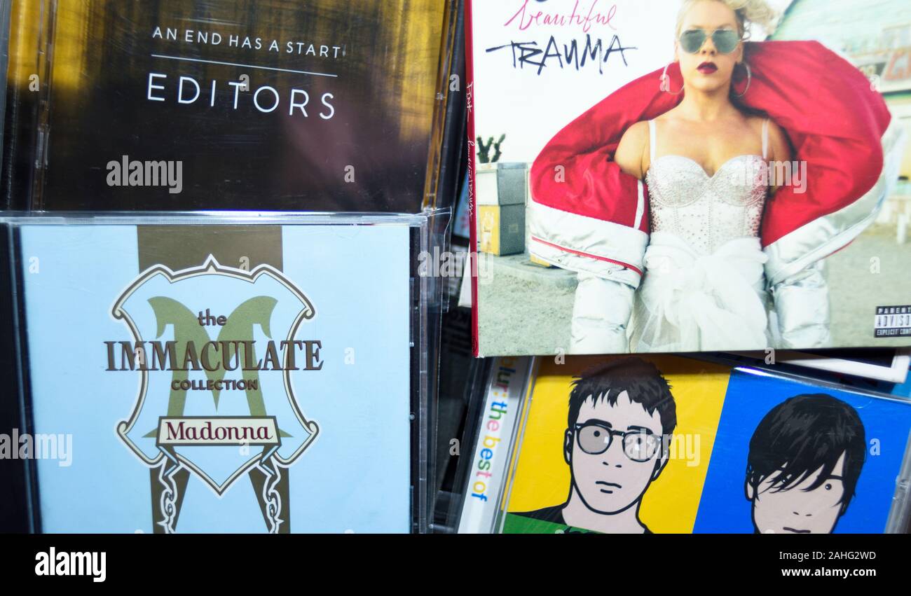 Divers artiste de musique sur disque compact,Madonna,Rose,Editors,flou. Banque D'Images