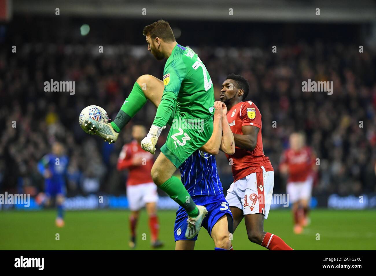 Nottingham, Royaume-Uni. Dec 29, 2019. Jamie Jones (23) de Wigan Athletic efface la balle hors de sa région au cours de la Sky Bet Championship match entre Nottingham Forest et Wigan Athletic au City Ground de Nottingham, le dimanche 29 décembre 2019. (Crédit : Jon Hobley | MI News) photographie peut uniquement être utilisé pour les journaux et/ou magazines fins éditoriales, licence requise pour l'usage commercial Crédit : MI News & Sport /Alamy Live News Banque D'Images