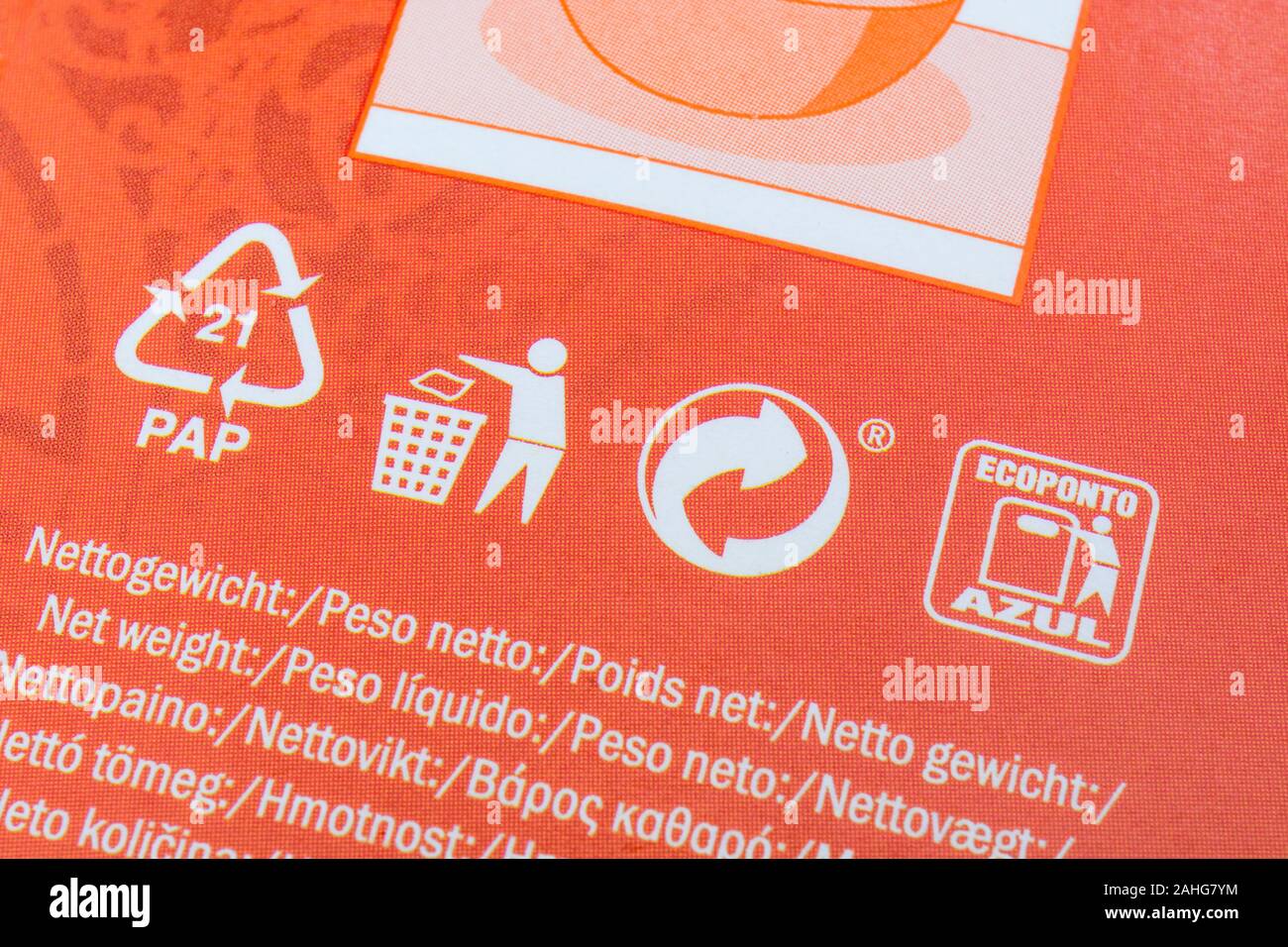 Couscous vendu par Lidl à l'emballage en carton. Pour les étiquettes des aliments, l'étiquetage des aliments, les aliments, le recyclage, le carton d'information, le recyclage du papier d'emballage alimentaire Banque D'Images