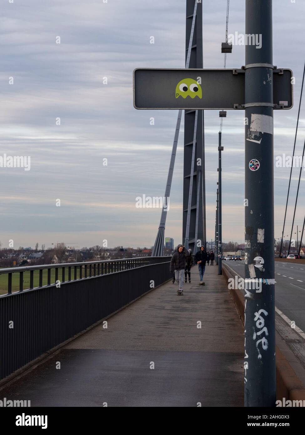 Pac-man ghost autocollant sur Düsseldorf City Banque D'Images