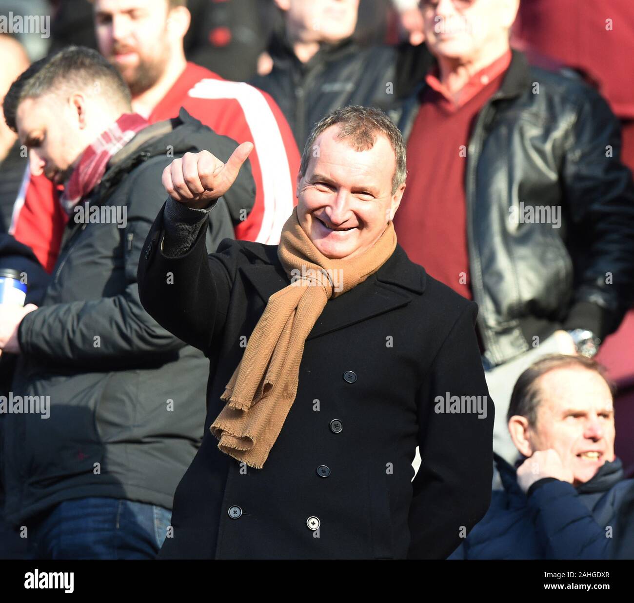 Parc de Murrayfield Édimbourg.Ecosse ..UK. 29 19 déc. Coeurs 1 vs Aberdeen. 1 Scottish Premiership Match . L'ancien manager des coeurs Csaba László regarder du stand à Murrayfield. . Banque D'Images