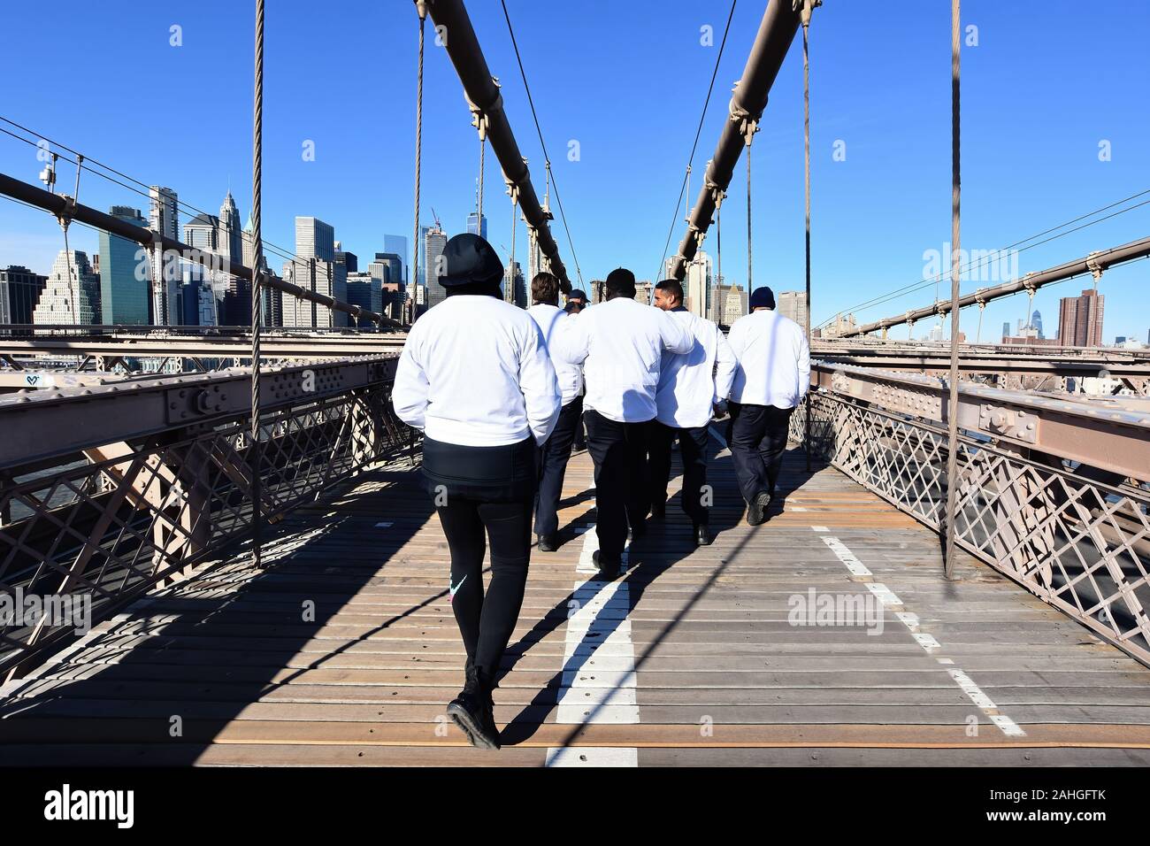New York, NY, USA - Le 30 novembre 2019. L'expérience de New York. La santé des hommes sur mars Pont de Brooklyn, New York. Banque D'Images