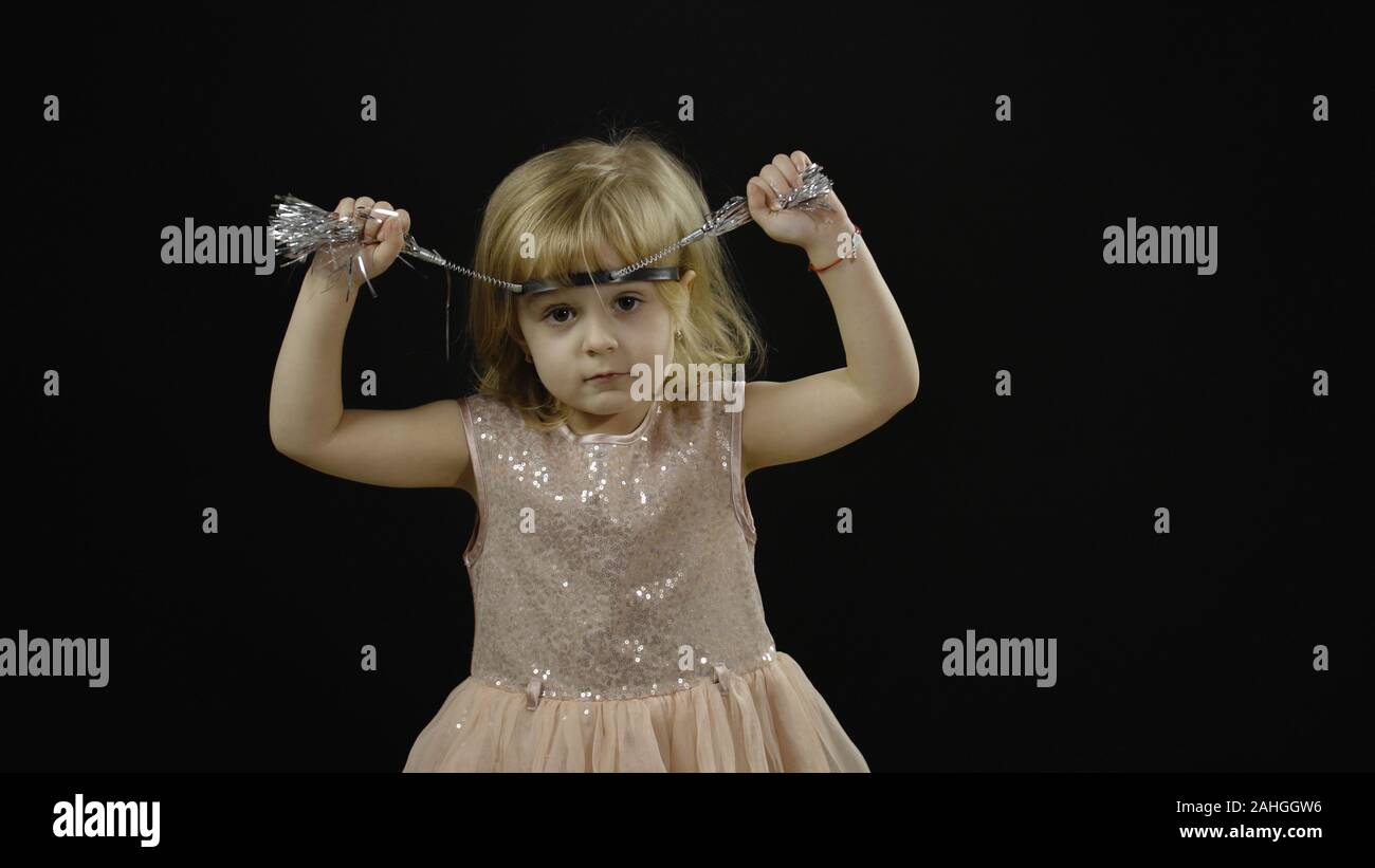 robe brillante fille