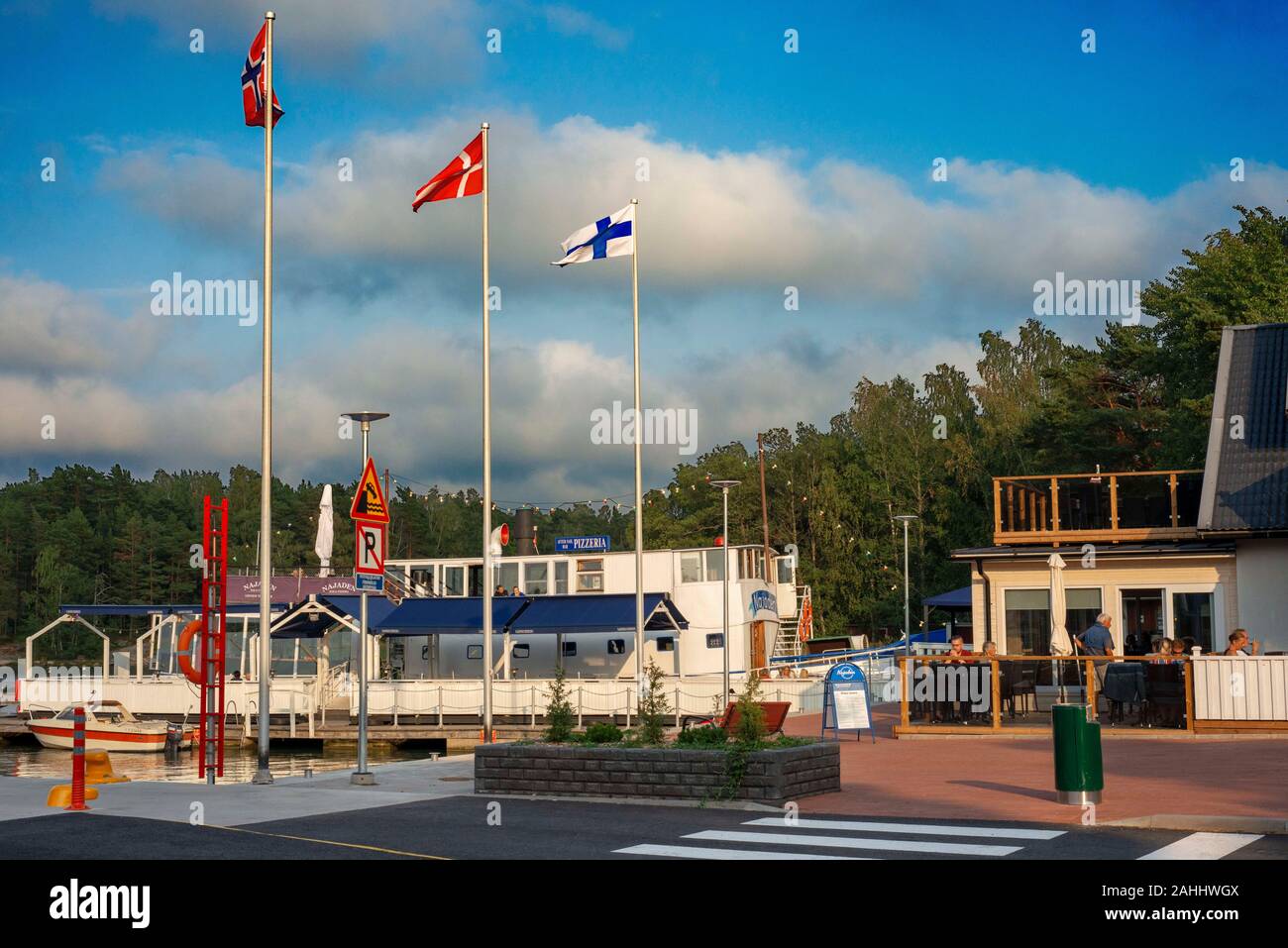 Pizzeria Restaurant à Nagu Harbour ou Nauvo island dans Väståboland Pargas dans l'archipel de Turku dans le sud-ouest de la Finlande. L'archipel ring road ou Saar Banque D'Images