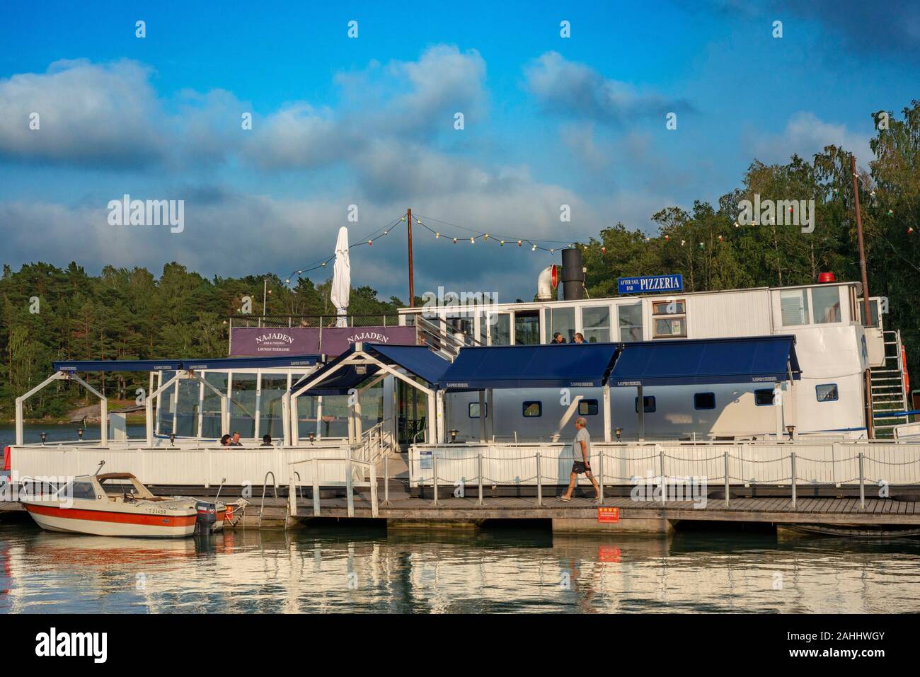 Pizzeria Restaurant à Nagu Harbour ou Nauvo island dans Väståboland Pargas dans l'archipel de Turku dans le sud-ouest de la Finlande. L'archipel ring road ou Saar Banque D'Images