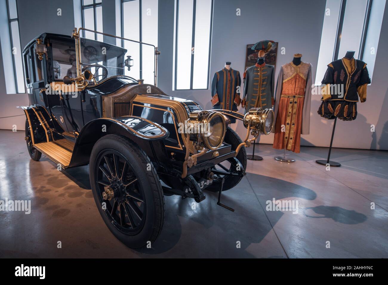 Dans museo automovilistico de Malaga vous pouvez trouver beaucoup de voiture classique intéressante et de voiture populaire célèbre comme Michael jackson , ... Banque D'Images