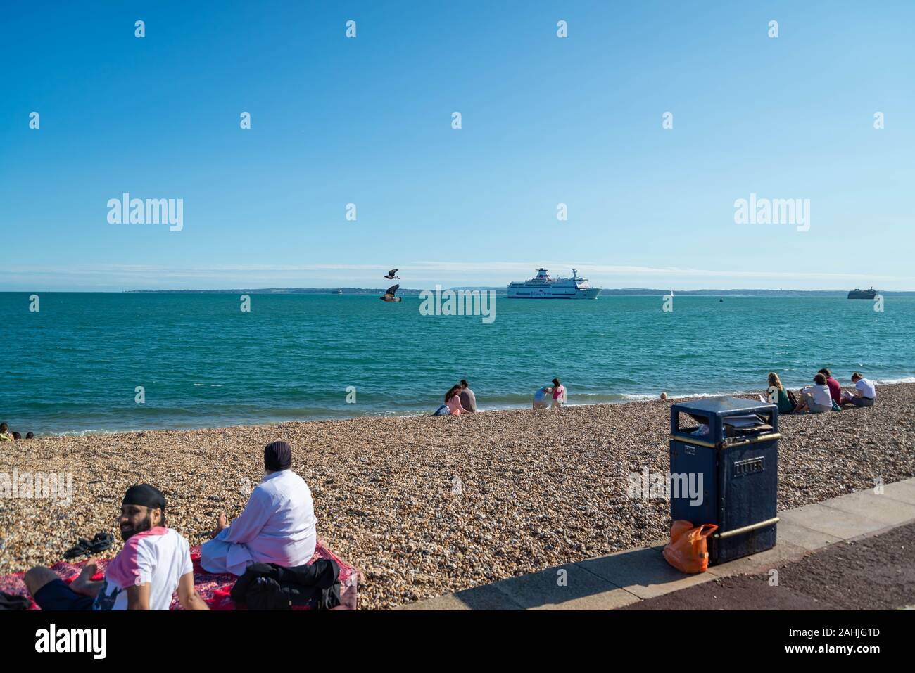 Les objectifs du Millénaire pour marcher dans le vieux port de Portsmouth, Royaume-Uni. Banque D'Images