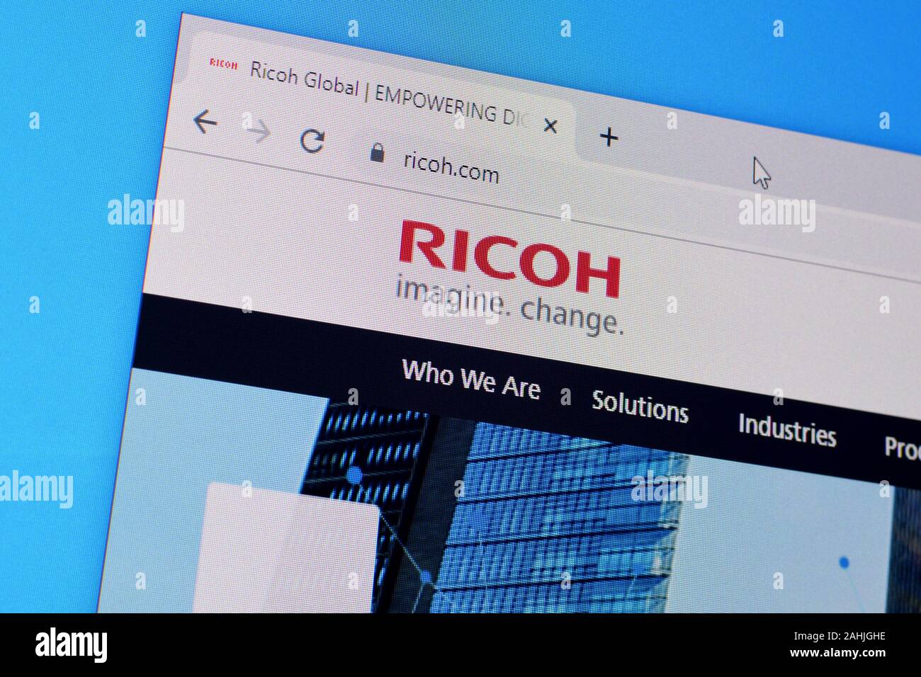 NY, USA - Le 16 décembre 2019 : Page d'accueil du site web de Ricoh sur l'écran de PC, url - ricoh.com. Banque D'Images