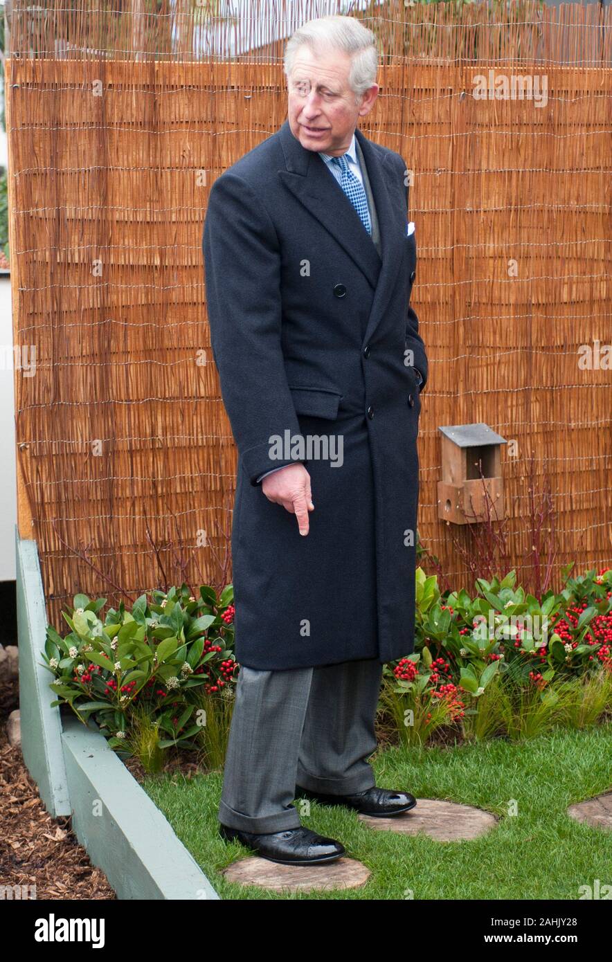 Chaussures appartenant au prince Charles montrant soit 'porter' n' larme ou un designer 'look' brevet fissuré à l'Ideal Home Exhibition à Londres. Banque D'Images