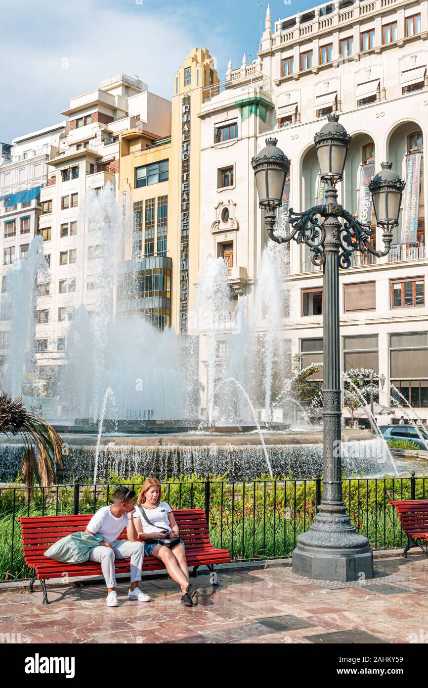 Valence Espagne hispanique, Ciutat Vella, vieille ville, quartier historique, Plaza Placa de l'Ajuntament, centre-ville, place de l'Hôtel de ville, fontaine publique, banc de parc, ma Banque D'Images