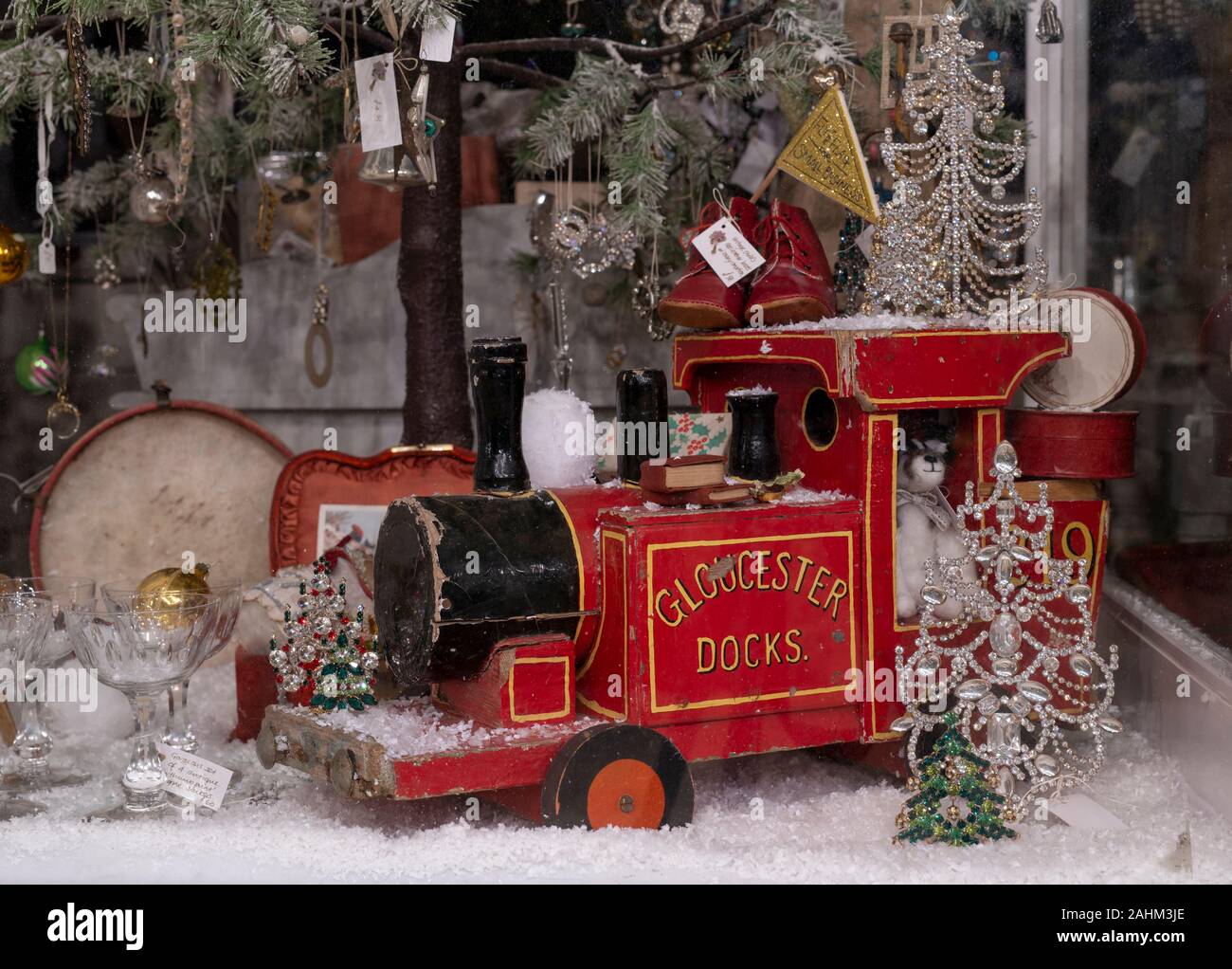 Vieux train jouet en bois Banque de photographies et d'images à haute  résolution - Alamy