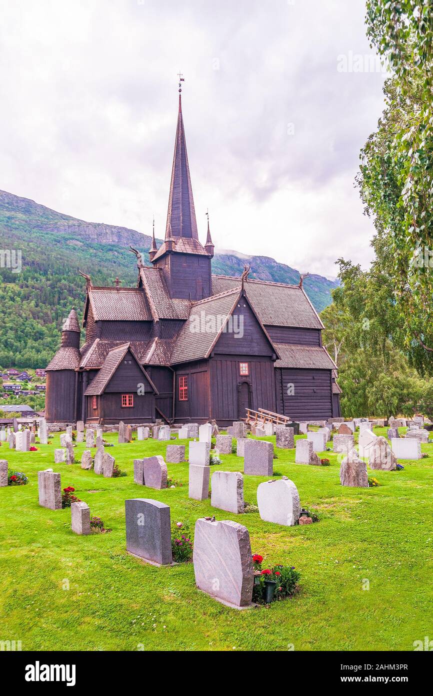 Église LOM (lom Stavkyrkje) sur une journée d'été. Dans la municipalité de Lom Oppland county. La Norvège Banque D'Images