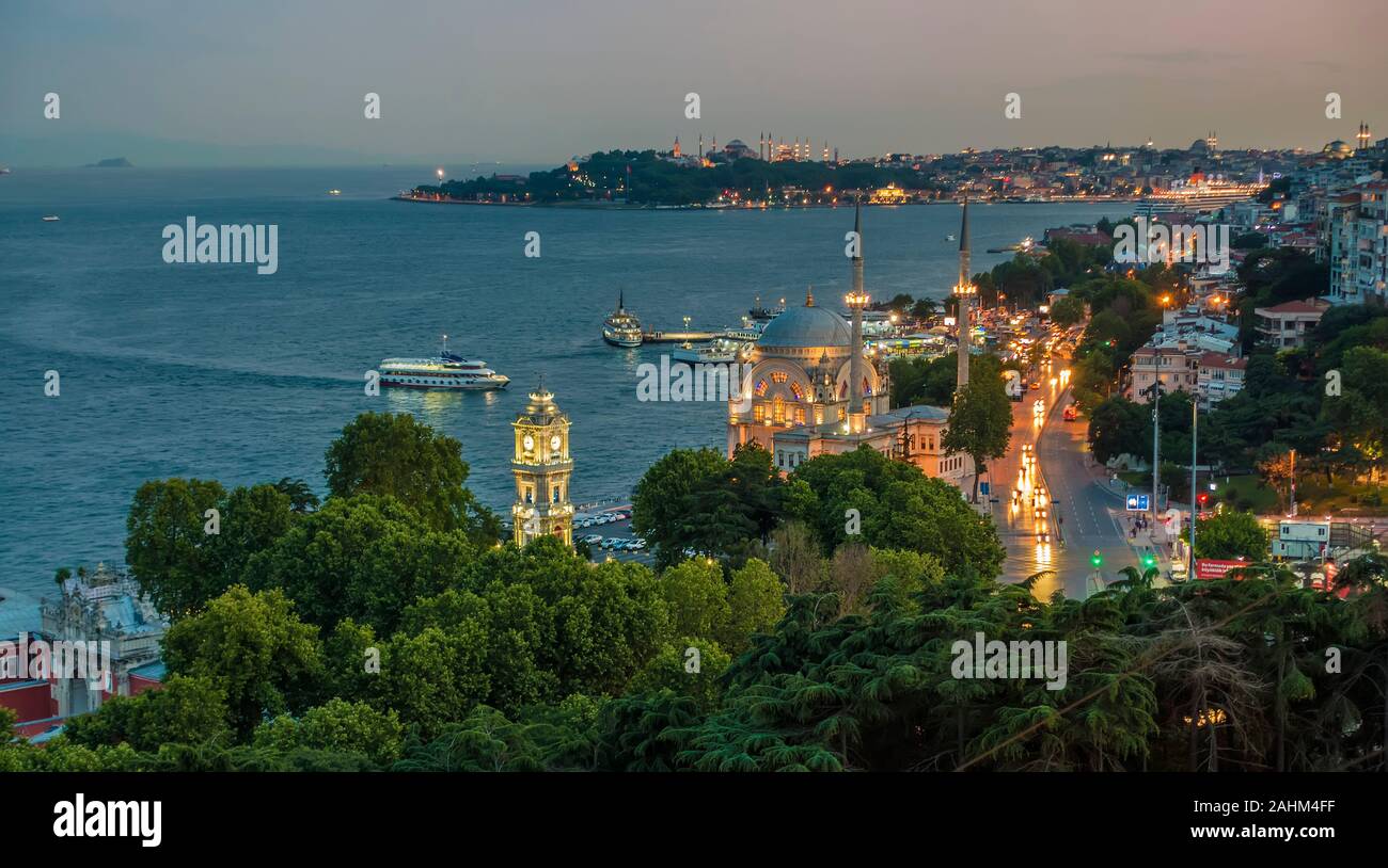 Istanbul, Turquie au crépuscule Banque D'Images