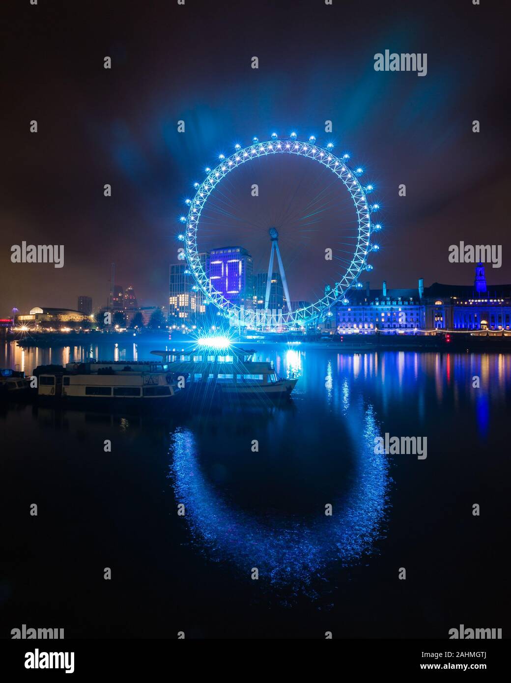Teal London Eye 1. Le réveillon du Nouvel An à rebours jusqu'à 2020 à Londres Banque D'Images