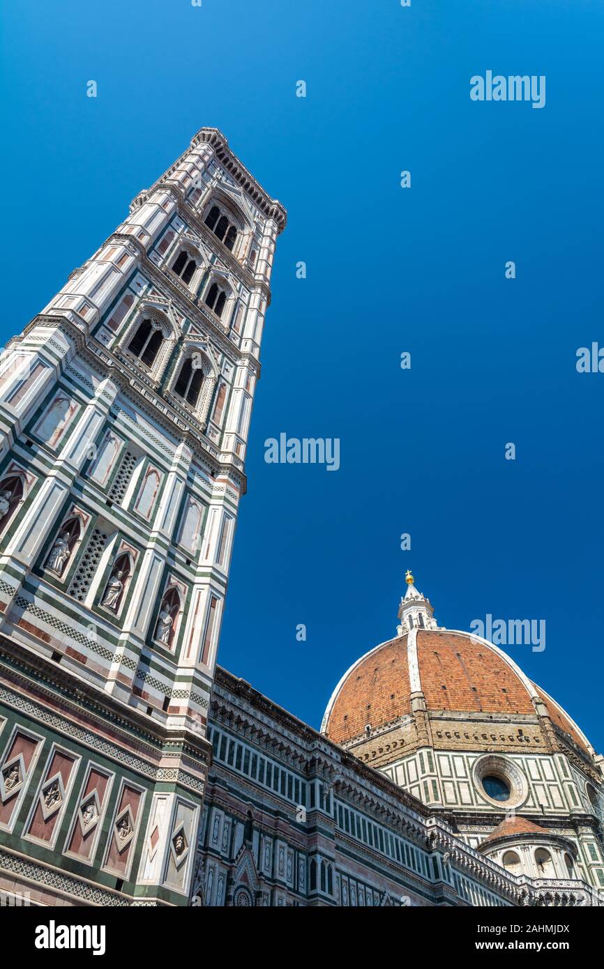 La Cathédrale de Santa Maria del Fiore a commencé en 1296 dans le style gothique à une conception d'Arnolfo di Cambio et était structurellement rempli par 1436, Banque D'Images
