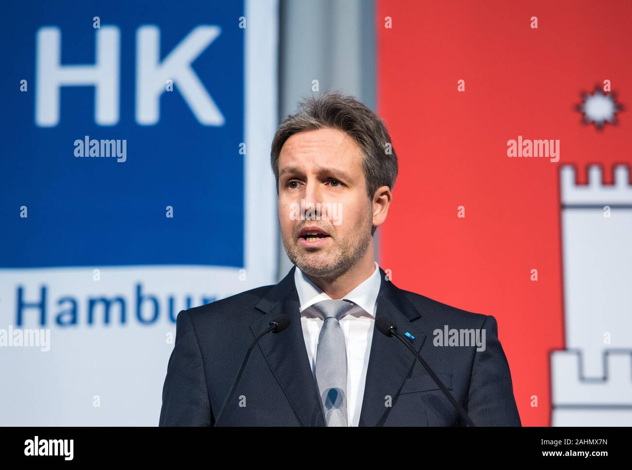 Hambourg, Allemagne. 31 Dec, 2019. Andre Mücke, Vice-président de la Chambre de Commerce de Hambourg, prend la parole à la Chambre de commerce au cours d'une réunion d'un honorable homme d'affaires à des représentants du monde politique et des affaires avec les exigences pour l'année à venir. Crédit : Daniel Bockwoldt/dpa/Alamy Live News Banque D'Images