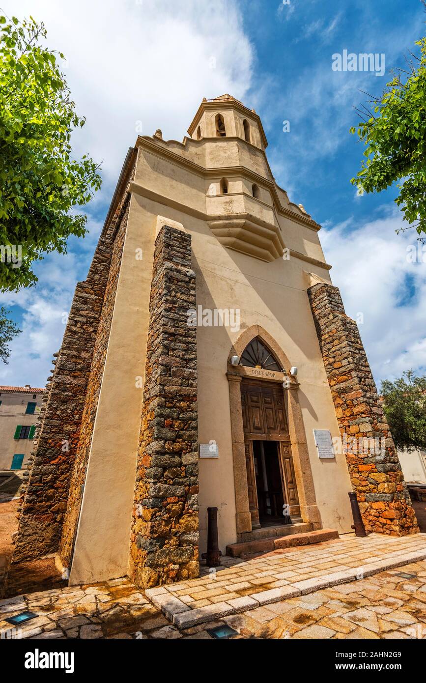 L'Eglise grecque-catholique de Saint Spyridon dans village Corse Cargese. Corse-du-Sud, France Banque D'Images