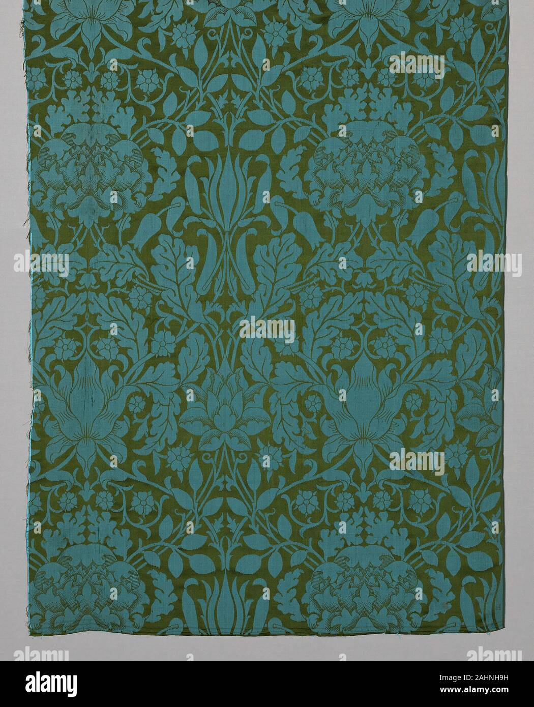 William Morris (Designer). Le chêne. 1881. L'Angleterre. Tissu damassé de soie ; Banque D'Images