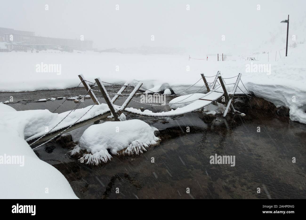 Un pont de neige Neige Neige à Tignes le Lac background Banque D'Images