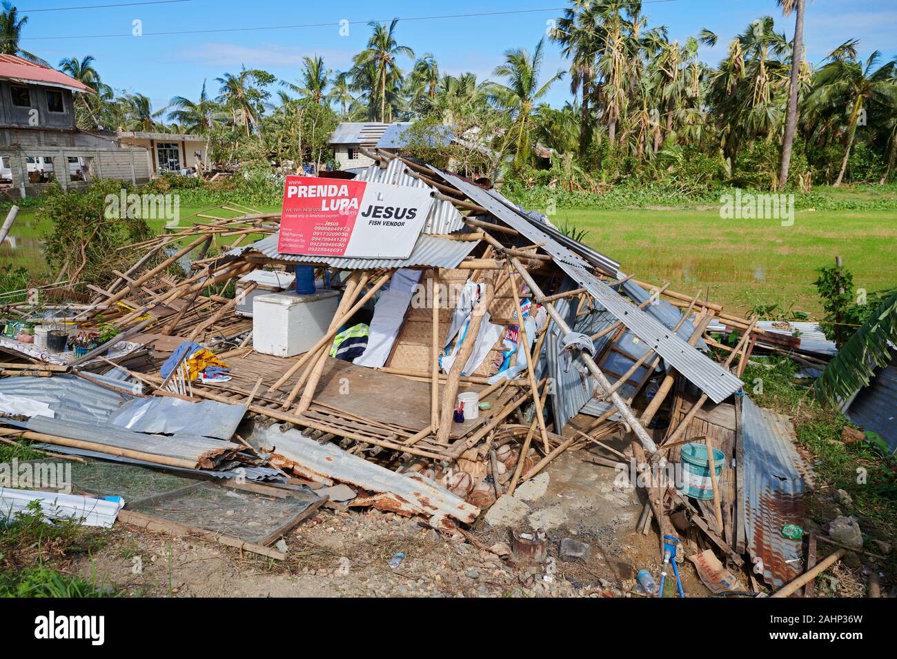 Le malais, Province d'Aklan, Philippines - 29 décembre 2019 : Ursula Le typhon a frappé les Philippines le jour de Noël, de nombreux autochtones d'aplatissement de la construction de maisons Banque D'Images