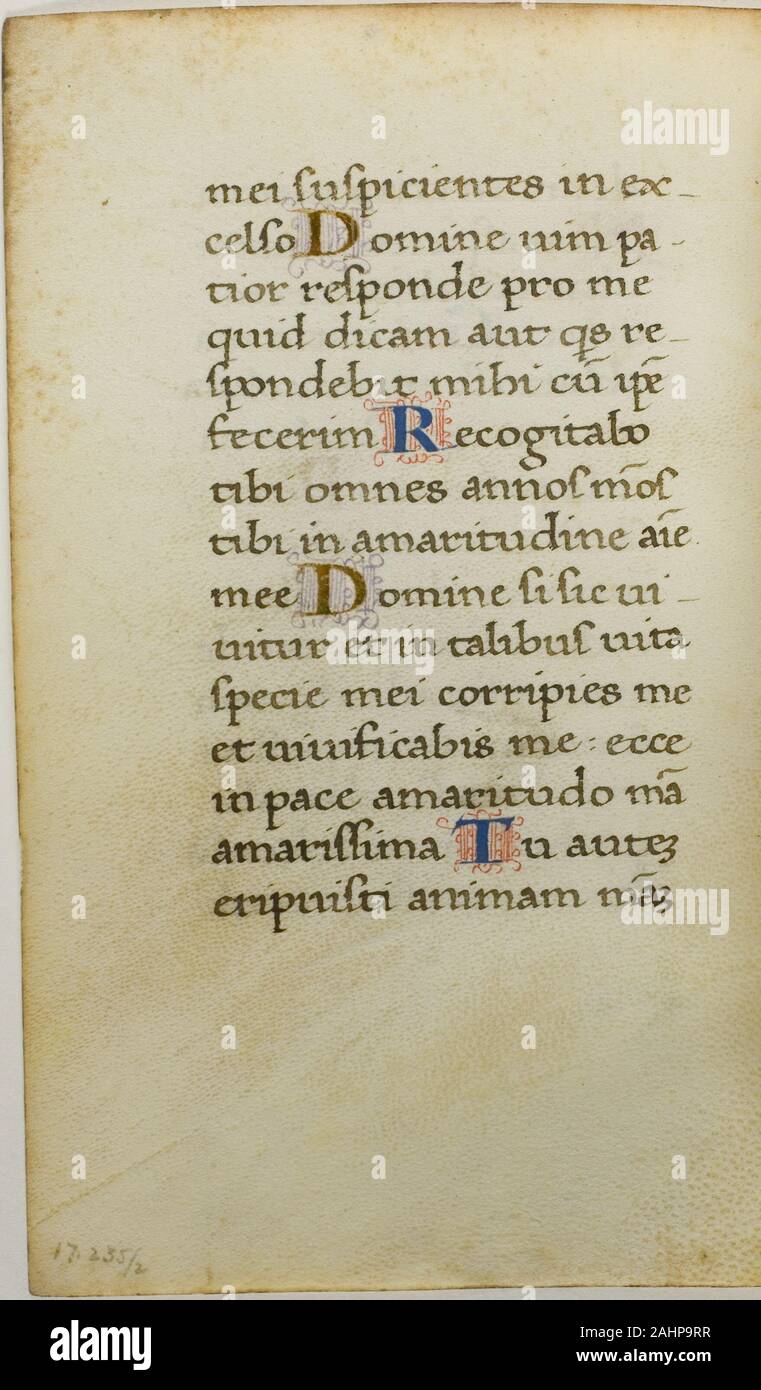 Manuscrit enluminé des lames. 1445-1455. L'Italie. Manuscrit avec coupe petite lettre romaine inscriptions en noir et brun foncé, tempera Encre et feuille d'or lettres illuminées, et décorations en rouge et de la lavande, de l'encre sur vélin Banque D'Images