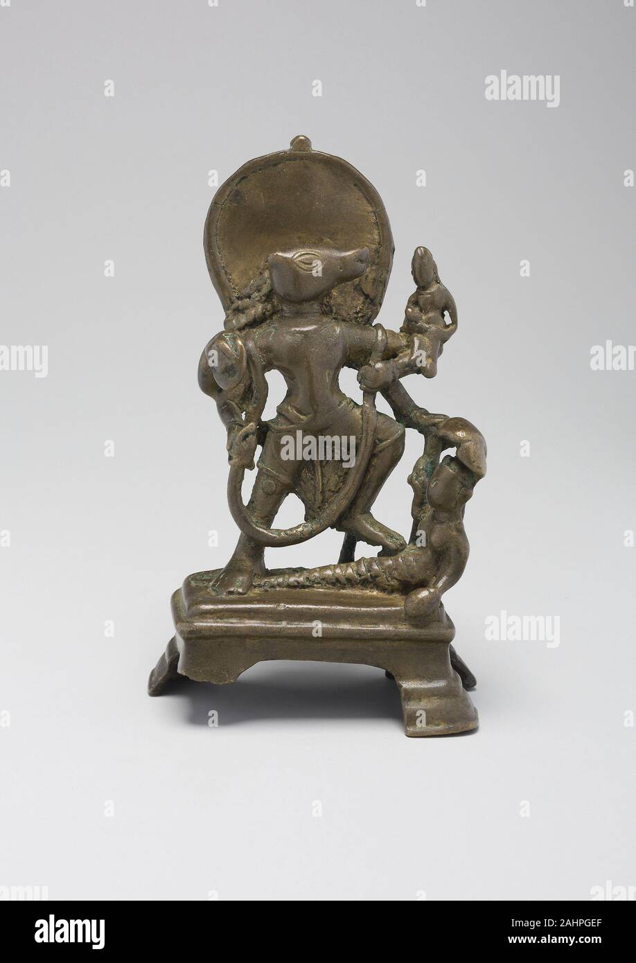 Incarnation du dieu Vishnu sanglier déesse Terre Bhuvaraha (levage). 1001-1100. L'Himachal Pradesh. Le laiton Banque D'Images
