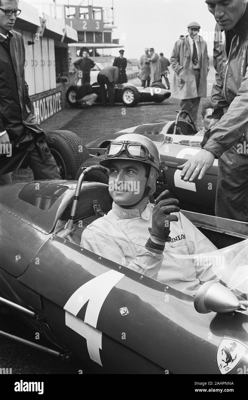 La formation des Grand Prix à Zandvoort a commencé. Scarfiotti dans sa Ferrari au début de la première ronde de la formation Date 21 juin 1963 Lieu Noord-Holland, Zandvoort Banque D'Images