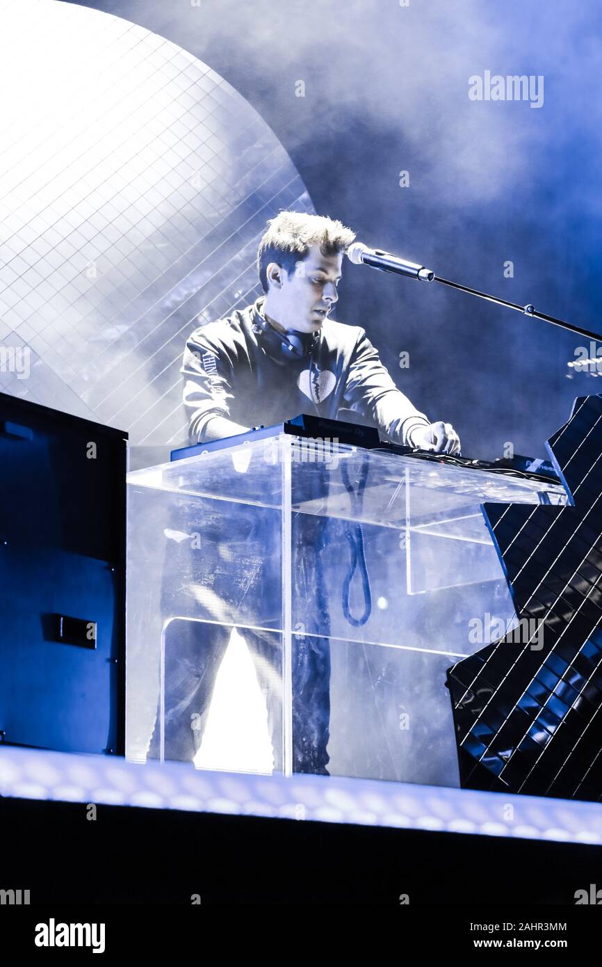 Edimbourg, Ecosse, 31e, Décembre 2019,. Le célèbre DJ et producteur Mark Ronson, l'hôte d'une partie massive de sonner en 2020 dans la capitale de l'Écosse, marquant la première fois qu'un DJ n'a jamais été la vedette de l'Edinburgh Hogmanay. Crédit : Brian Wilson/Alamy Live News. Banque D'Images