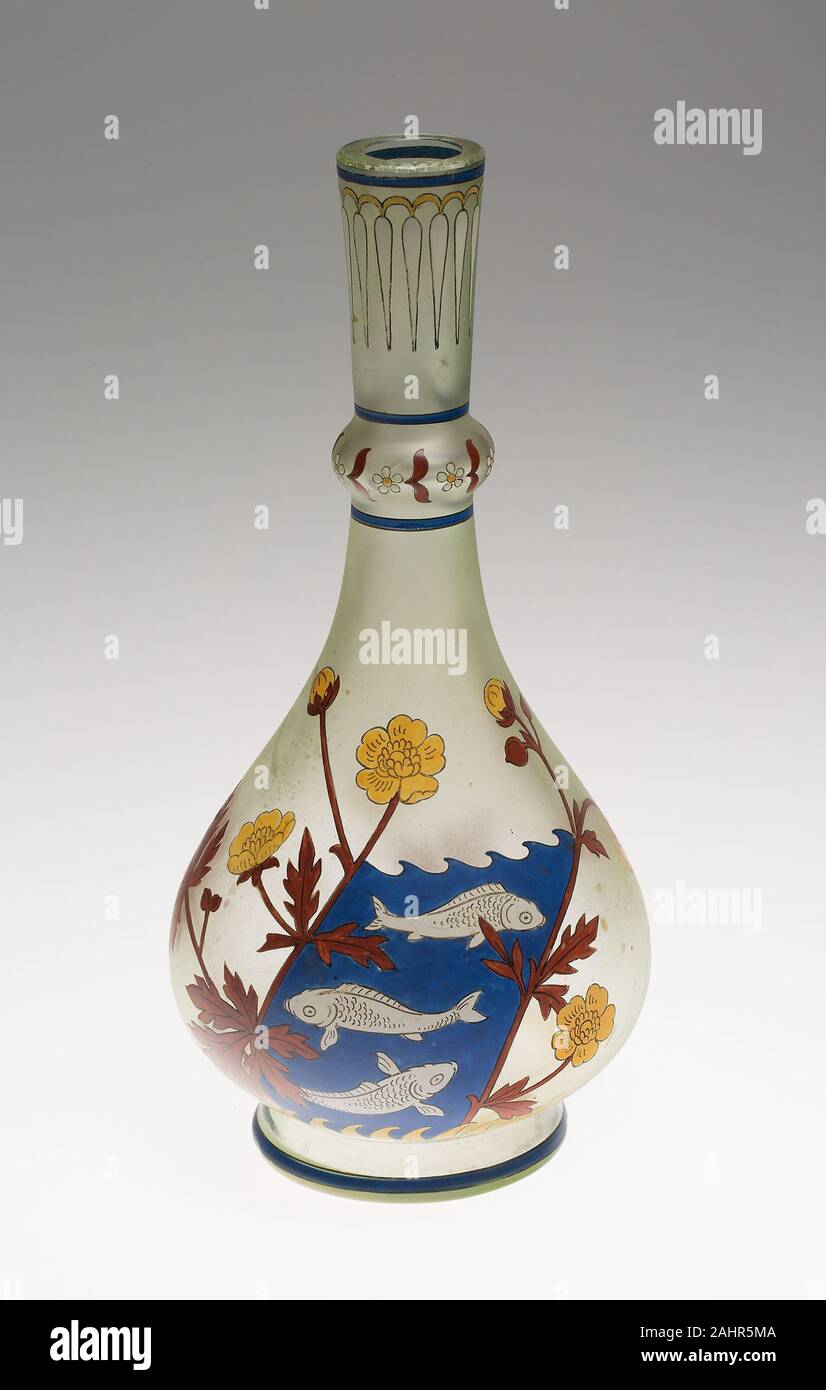 Vase. 1861-1895. La Silésie. Avec une décoration en verre émaillé Banque D'Images
