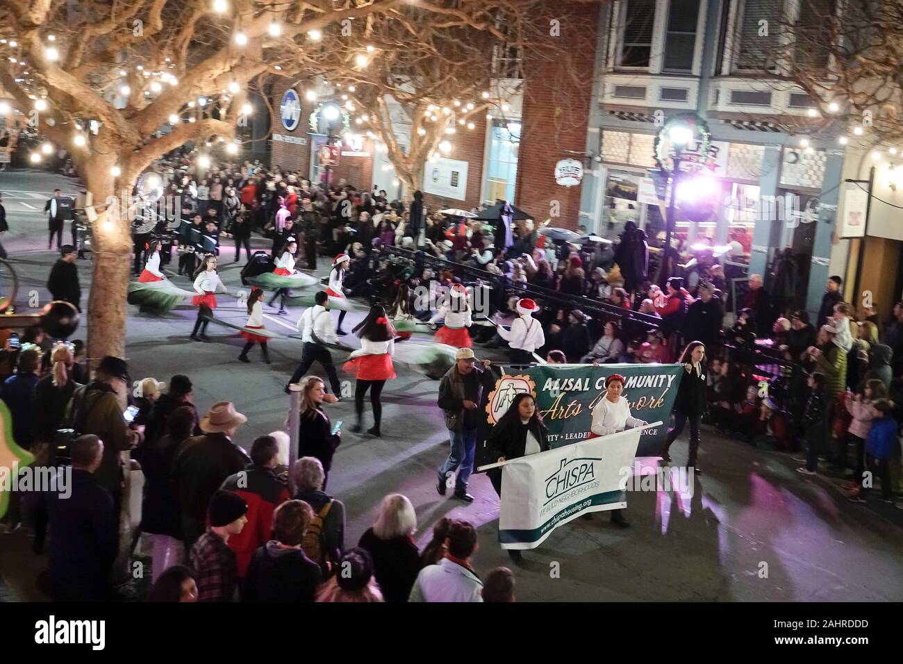 Monterey, Californie, USA 31 décembre 2019 Scènes de la fête du Nouvel An défilé dans Alvarado Street dans le centre historique de la ville de Monterey. Banque D'Images