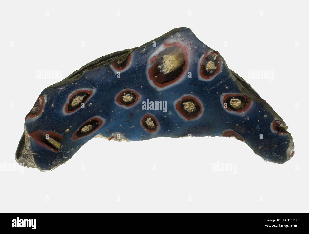 Fragment d'un bol. 100 BC-AD 100. L'Empire romain. Une technique de mosaïque de verre, Banque D'Images