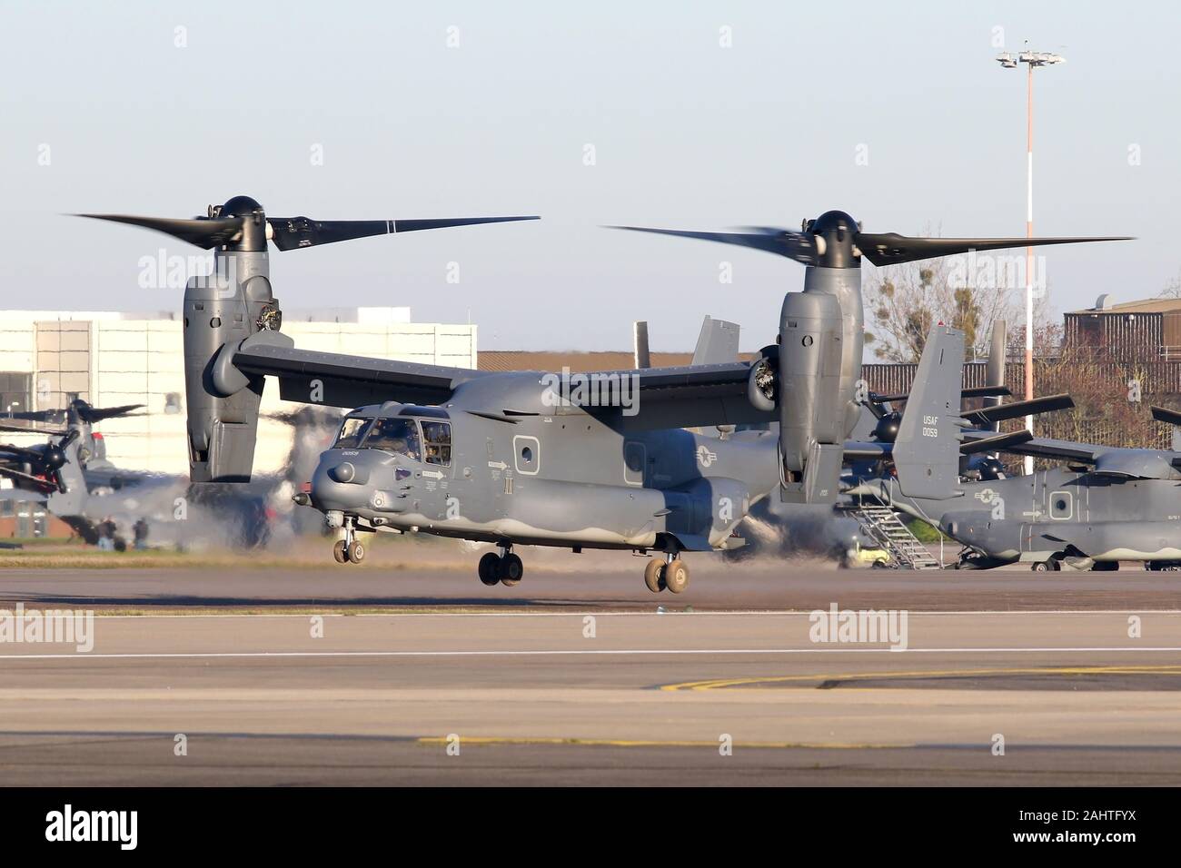 Le commandement des opérations spéciales de l'USAF ANNONCE-22B Osprey landing retour à RAF Mildenhall. Banque D'Images