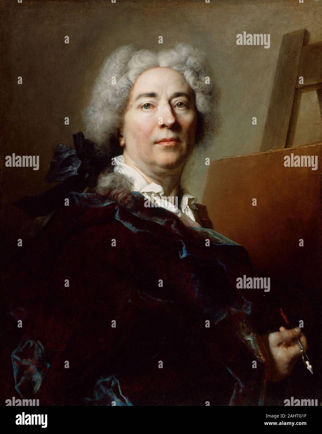 Nicolas de Largillière. Self-Portrait. 1720-1730. La France. Huile sur toile Nicolas de Largillière était parmi les plus éminents et prolifique portraitistes travaillant dans l'époque de Louis XIV de France, et sa popularité a continué à travers la période de la régence qui a suivi la mort de Louis en 1715. Ses portraits ont été admirées pour leurs textures et rendus habilement pour la confiance des poses qui a apporté un sentiment de grandeur et de facilité pour les gardiennes. Ils ont été recherchés par une clientèle diversifiée, allant de l'image et de courtisans à la classe moyenne supérieure. Dans ce travail, l'un de ses nombreux portra Banque D'Images
